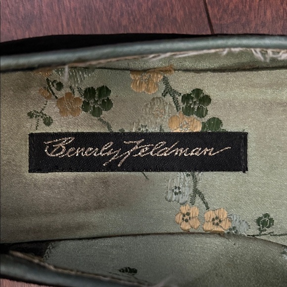 Beverly Feldman, Black Floral Embroidered Flats, Size 5.5 - Picture 12 of 16